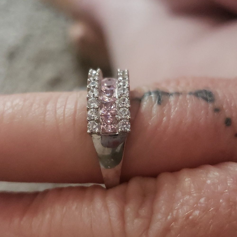 Ring - Picture 2 of 3